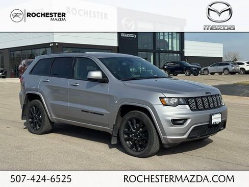 Used 2018 Jeep Grand Cherokee Altitude image 1