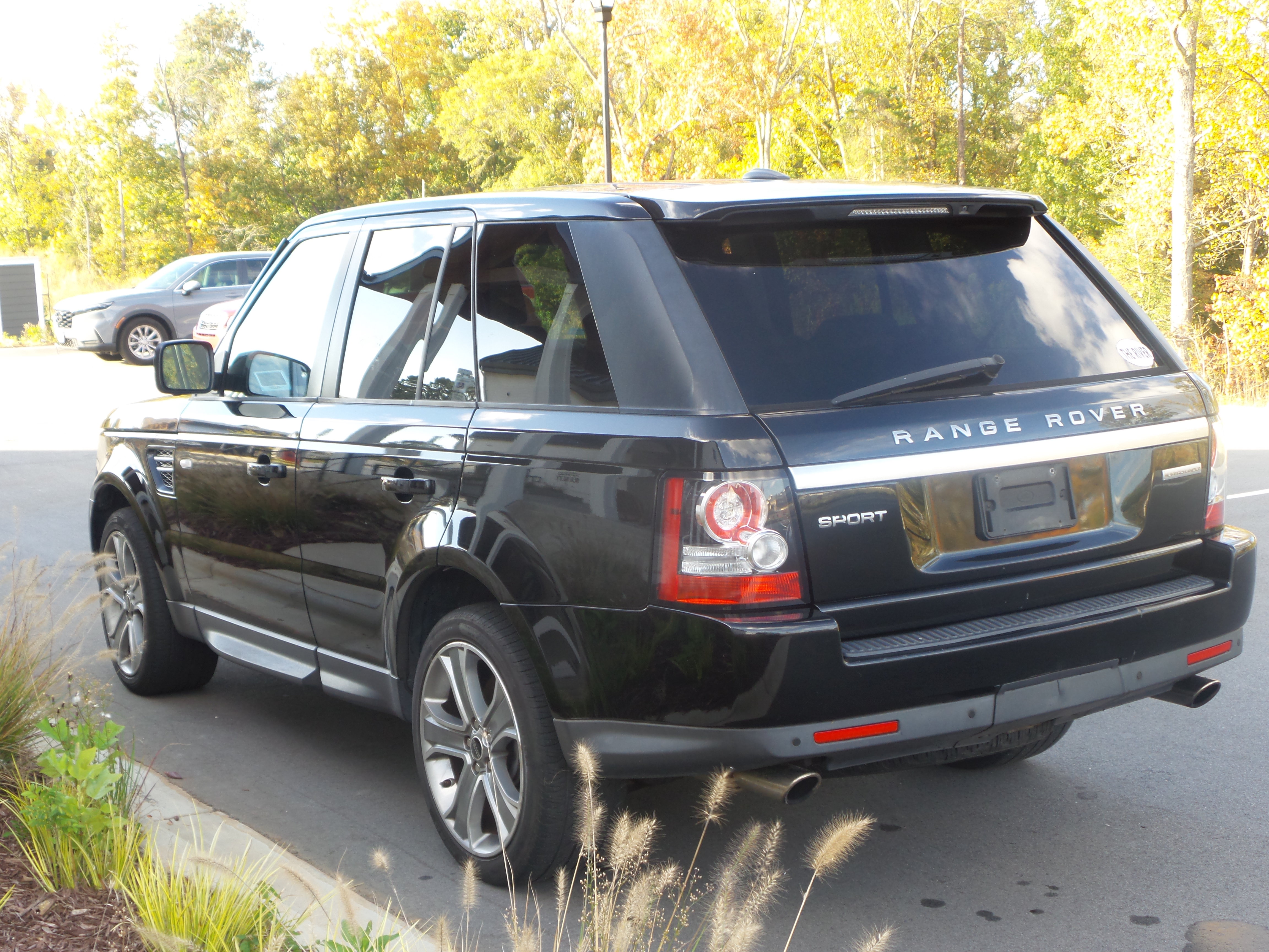 Used 2012 Land Rover Range Rover Sport Supercharged AWD/4WD image 9