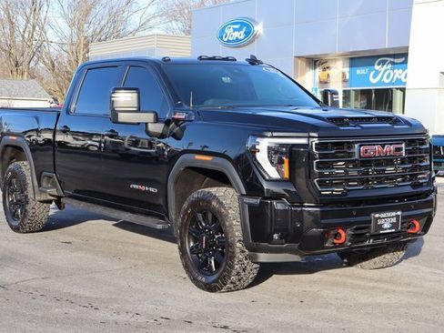 Used 2025 GMC Sierra 2500 AT4 w/ AT4 Premium Plus Package image 2