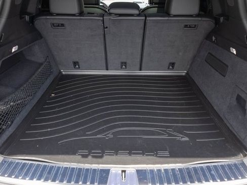 Used 2024 Porsche Cayenne image 31