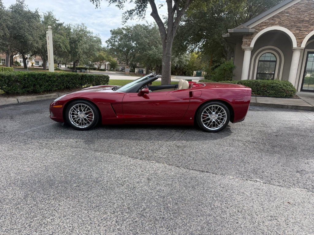 Used 2006 Chevrolet Corvette Convertible w/ Preferred Equipment Group RWD image 2