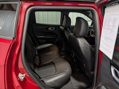 Used 2025 Jeep Compass Trailhawk AWD/4WD image 25