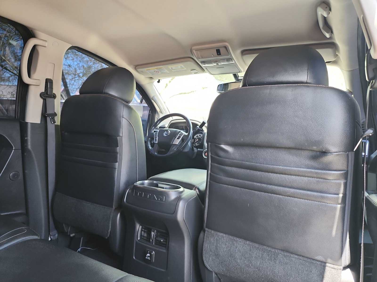 Used 2017 Nissan Titan SL RWD image 16