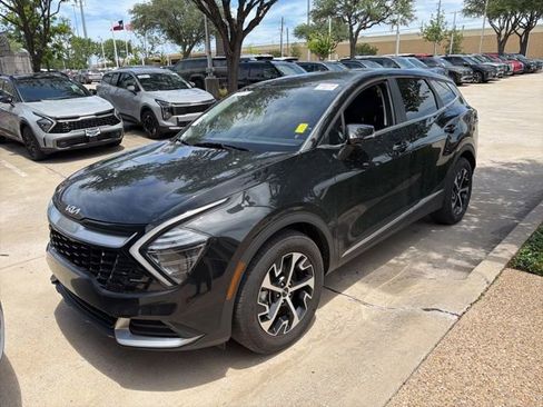 Certified 2025 Kia Sportage EX FWD image 2