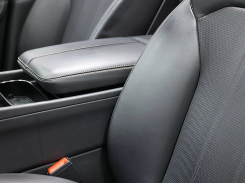 Used 2018 Bentley Bentayga Onyx Edition AWD/4WD image 22