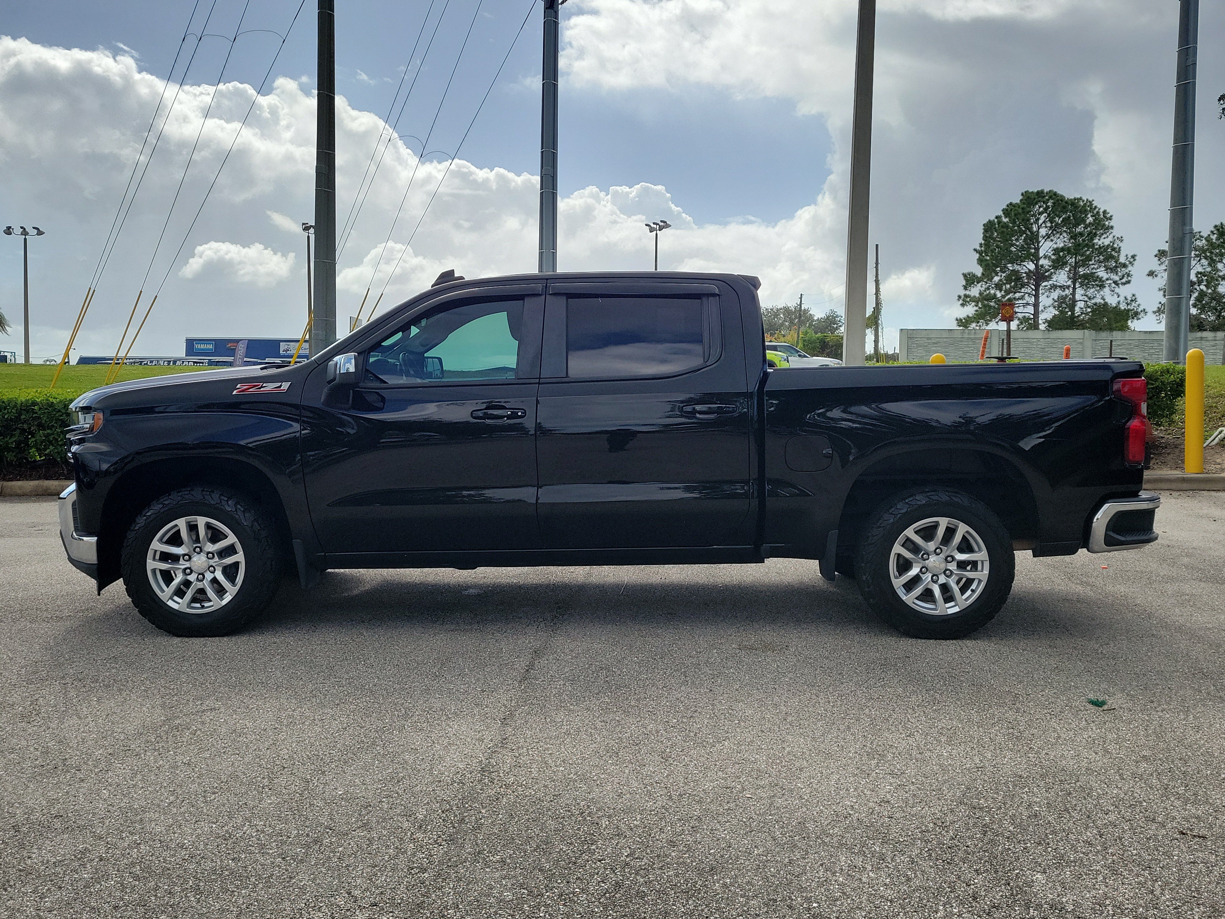 Used 2020 Chevrolet Silverado 1500 LT w/ All-Star Edition AWD/4WD image 9