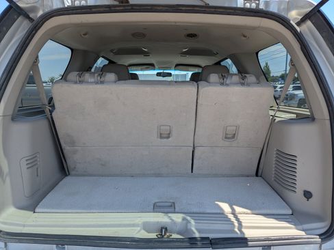 Used 2014 Ford Expedition XLT RWD image 31