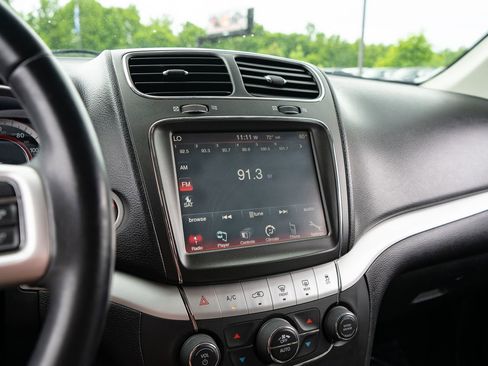 Used 2019 Dodge Journey SE w/ Safe & Sound Group FWD image 23