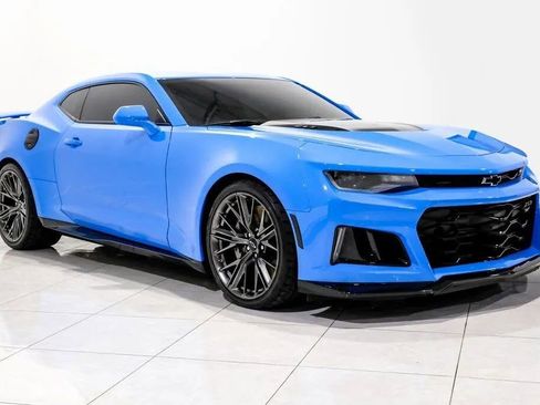 Used 2022 Chevrolet Camaro ZL1 image 3