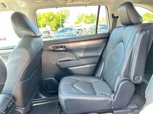 Used 2021 Toyota Highlander Platinum AWD/4WD image 20