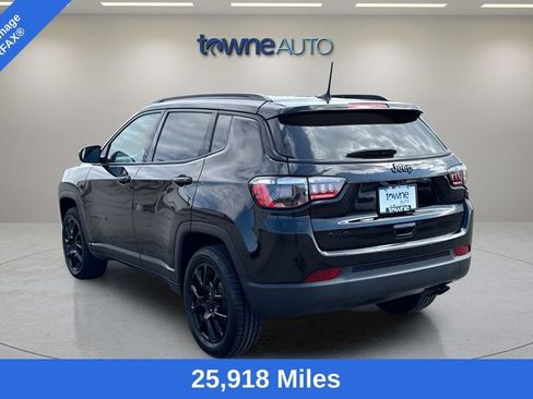 Used 2022 Jeep Compass Latitude w/ Convenience Group AWD/4WD image 3