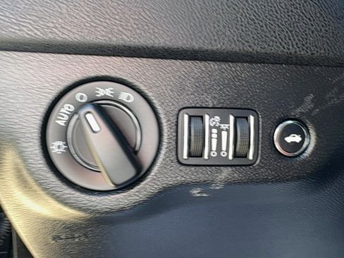 Used 2020 Dodge Charger SXT w/ Blacktop Package image 20