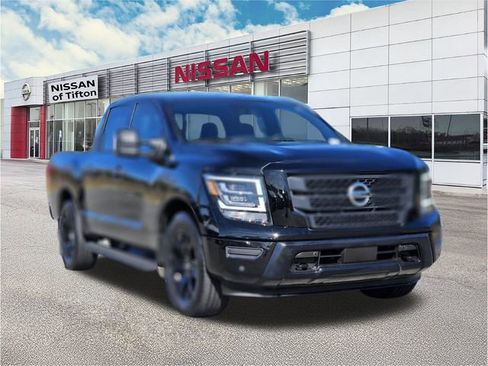 Certified 2024 Nissan Titan SV w/ SV Convenience Package image 1