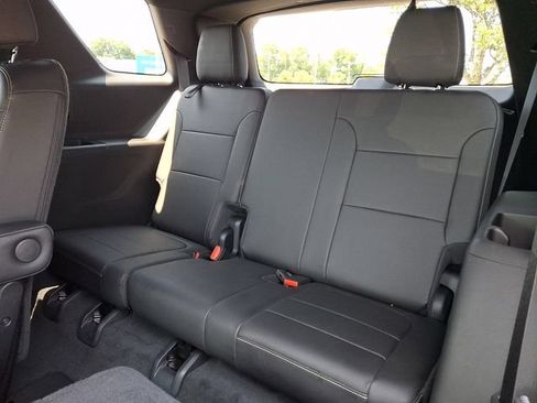Used 2023 Chevrolet Traverse LT AWD/4WD image 20