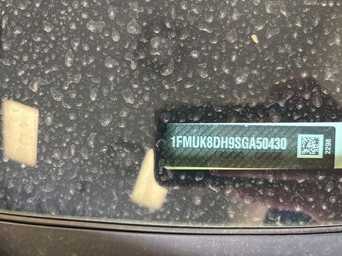 Used 2025 Ford Explorer Active image 2