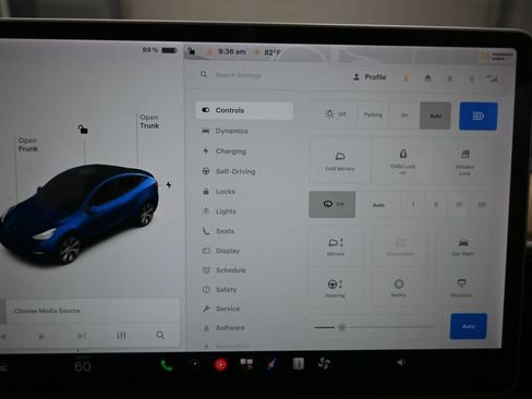Used 2021 Tesla Model Y Long Range AWD/4WD image 27