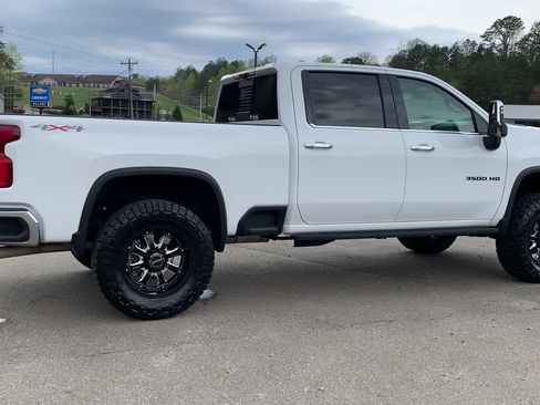 Used 2022 Chevrolet Silverado 3500 LTZ w/ LTZ Convenience Package image 9