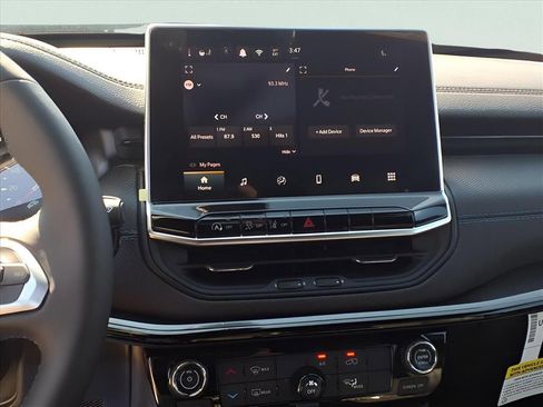 New 2026 Jeep Compass Latitude image 8