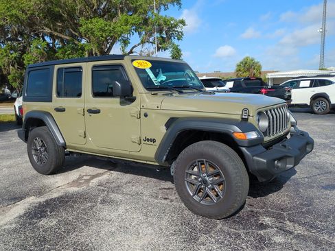 Used 2025 Jeep Wrangler Sport image 2