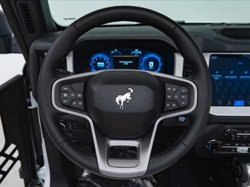 Used 2025 Ford Bronco Outer Banks image 46
