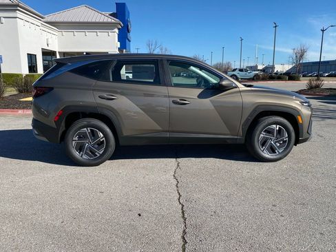 New 2026 Hyundai Tucson Blue SE w/ Tow & Go Package AWD/4WD image 8
