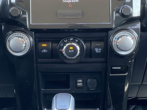 Used 2019 Toyota 4Runner TRD Off-Road Premium AWD/4WD image 15