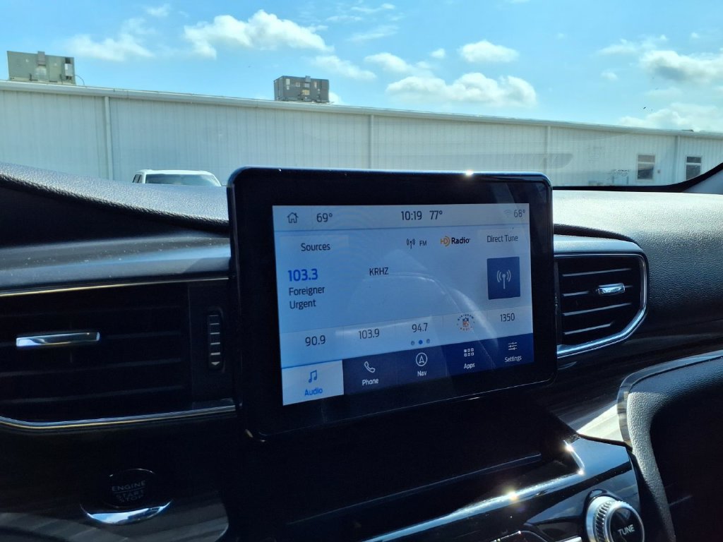 Used 2022 Ford Explorer Limited AWD/4WD image 4