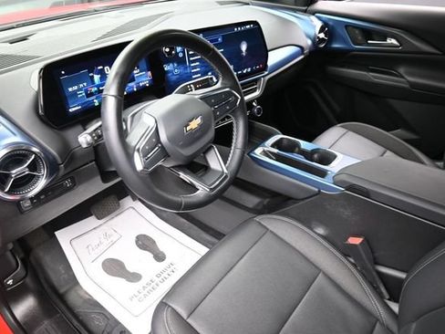 Used 2024 Chevrolet Equinox EV LT w/ LPO, Active Package AWD/4WD image 18