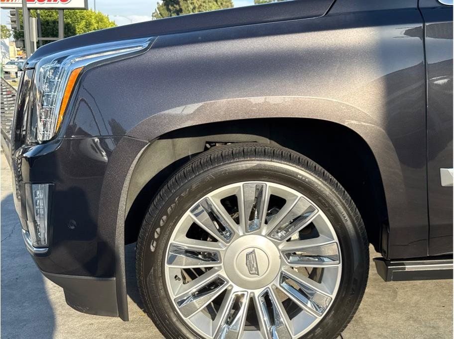 Used 2017 Cadillac Escalade Platinum AWD/4WD image 48