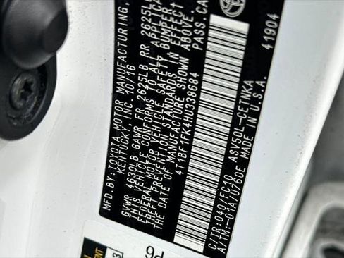 Certified 2017 Toyota Camry LE image 31