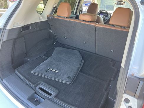 Certified 2025 Nissan Rogue Platinum w/ Platinum Premium Package image 28