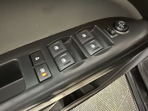Used 2022 Chevrolet Colorado W/T w/ Custom Special Edition AWD/4WD image 11