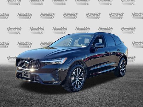 Used 2025 Volvo XC60 B5 Plus image 4