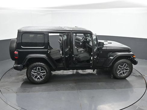 Used 2025 Jeep Wrangler Unlimited Sahara AWD/4WD image 49
