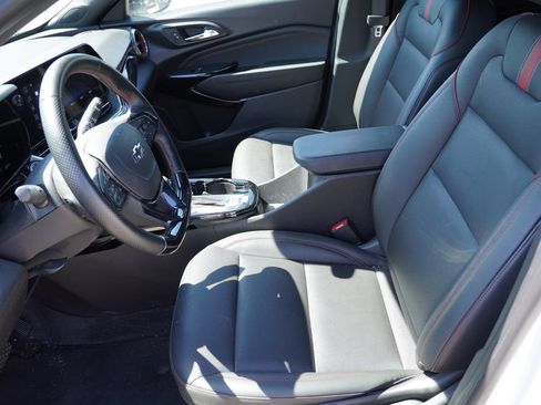 Used 2025 Chevrolet Trax RS w/ Driver Confidence Package FWD image 4