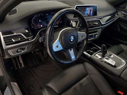 Used 2022 BMW 740i xDrive w/ M Sport Package AWD/4WD image 12