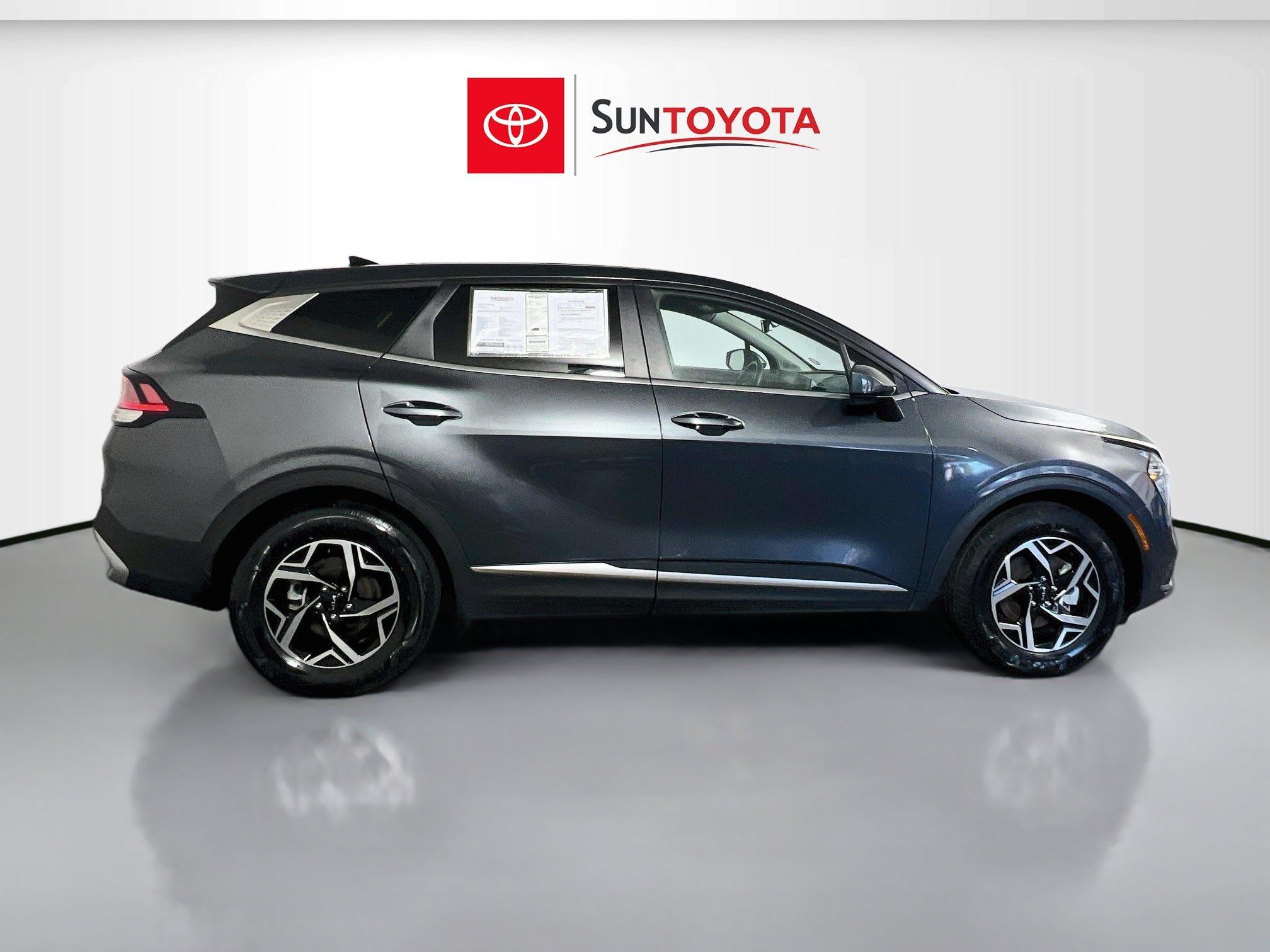 Used 2023 Kia Sportage LX FWD image 2