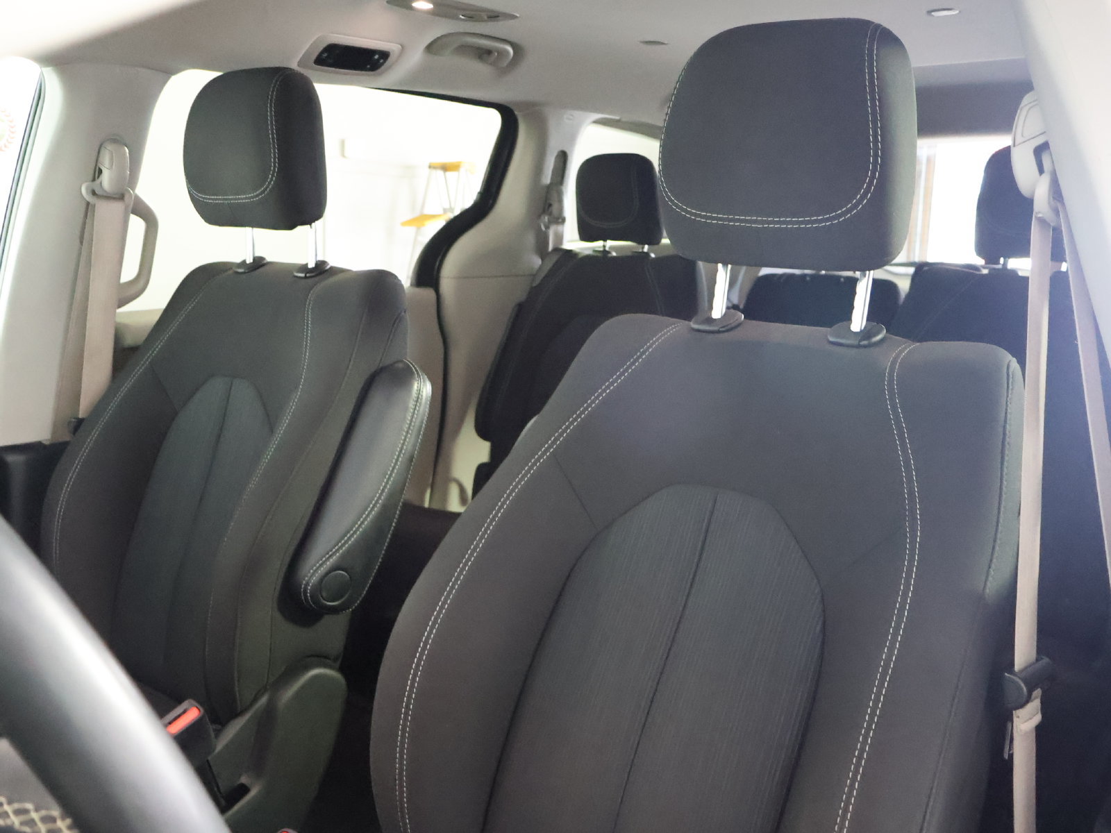 Used 2023 Chrysler Voyager LX FWD image 24
