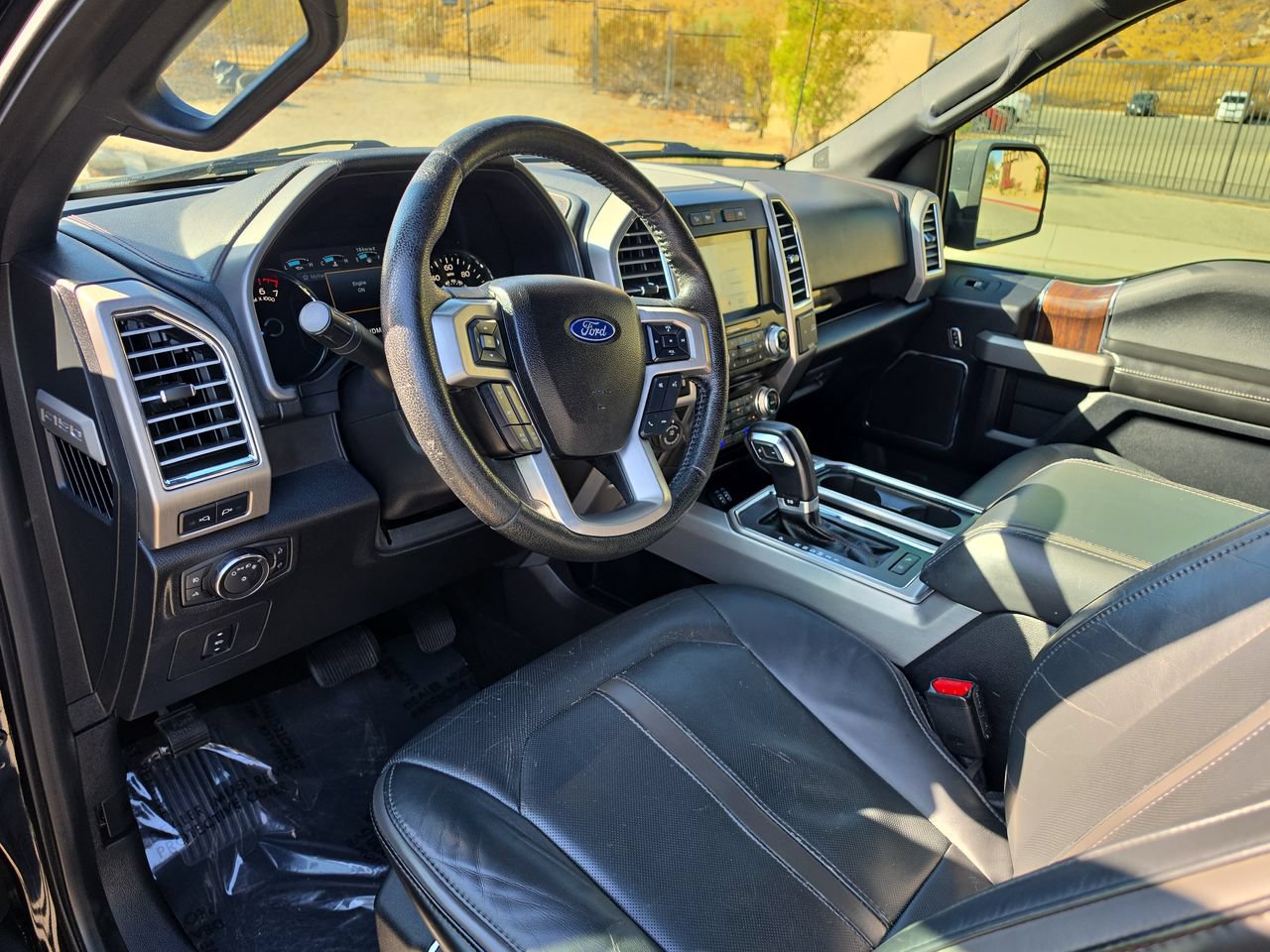 Used 2016 Ford F150 Platinum w/ Equipment Group 701A Luxury AWD/4WD image 10