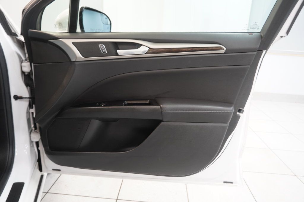 Used 2014 Ford Fusion SE w/ Equipment Group 202A FWD image 23