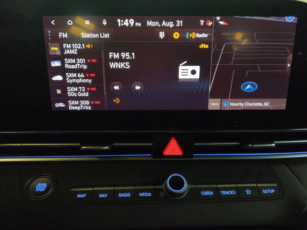 Used 2025 Hyundai Elantra SEL FWD image 25