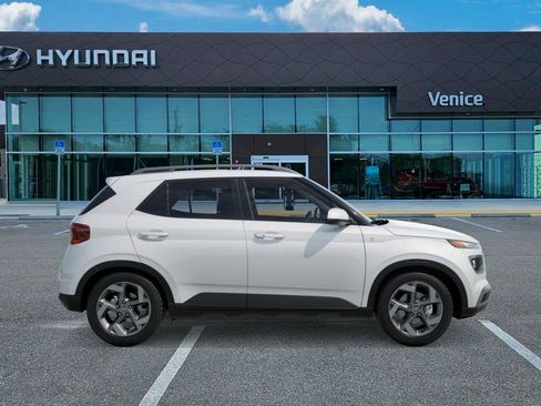 New 2026 Hyundai Venue SEL FWD image 7