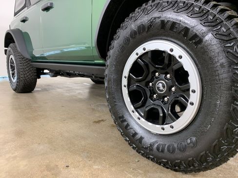 Used 2022 Ford Bronco Badlands image 6