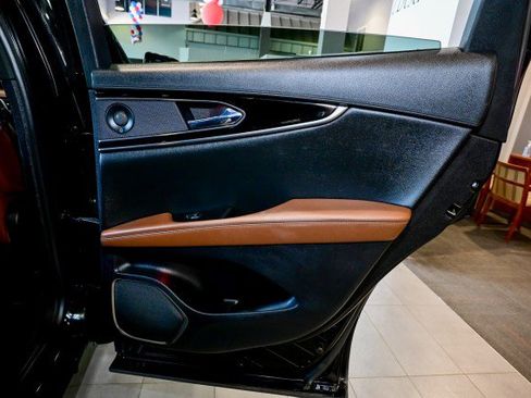 Used 2021 Lincoln Nautilus Reserve FWD image 26