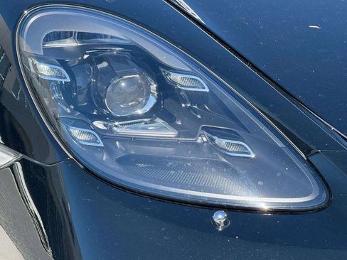 Used 2024 Porsche 718 Cayman w/ Sport Chrono Package image 9