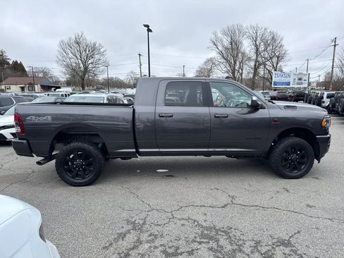 Used 2022 RAM 2500 Big Horn w/ Night Edition AWD/4WD image 7