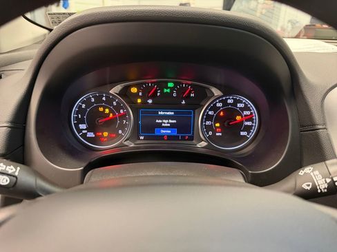 Used 2024 GMC Terrain SLE w/ Driver Convenience Package image 15