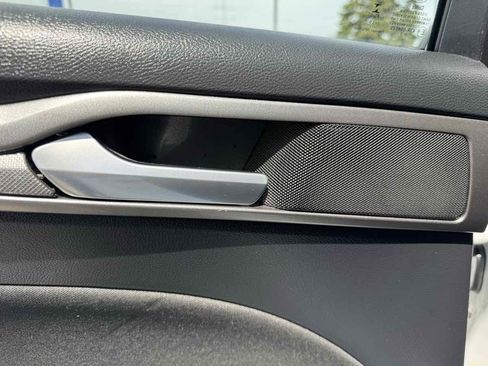 Used 2019 Ford Fusion SE image 45