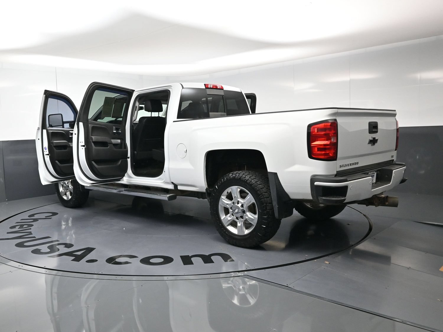 Used 2017 Chevrolet Silverado 2500 LTZ w/ Duramax Plus Package AWD/4WD image 29