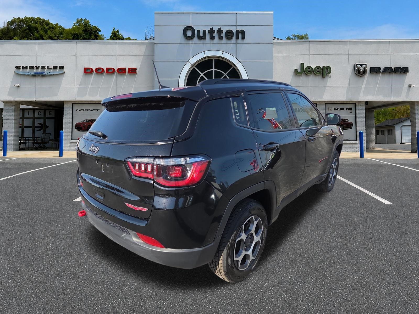 Certified 2022 Jeep Compass Trailhawk w/ Trailhawk Convenience Group AWD/4WD image 4